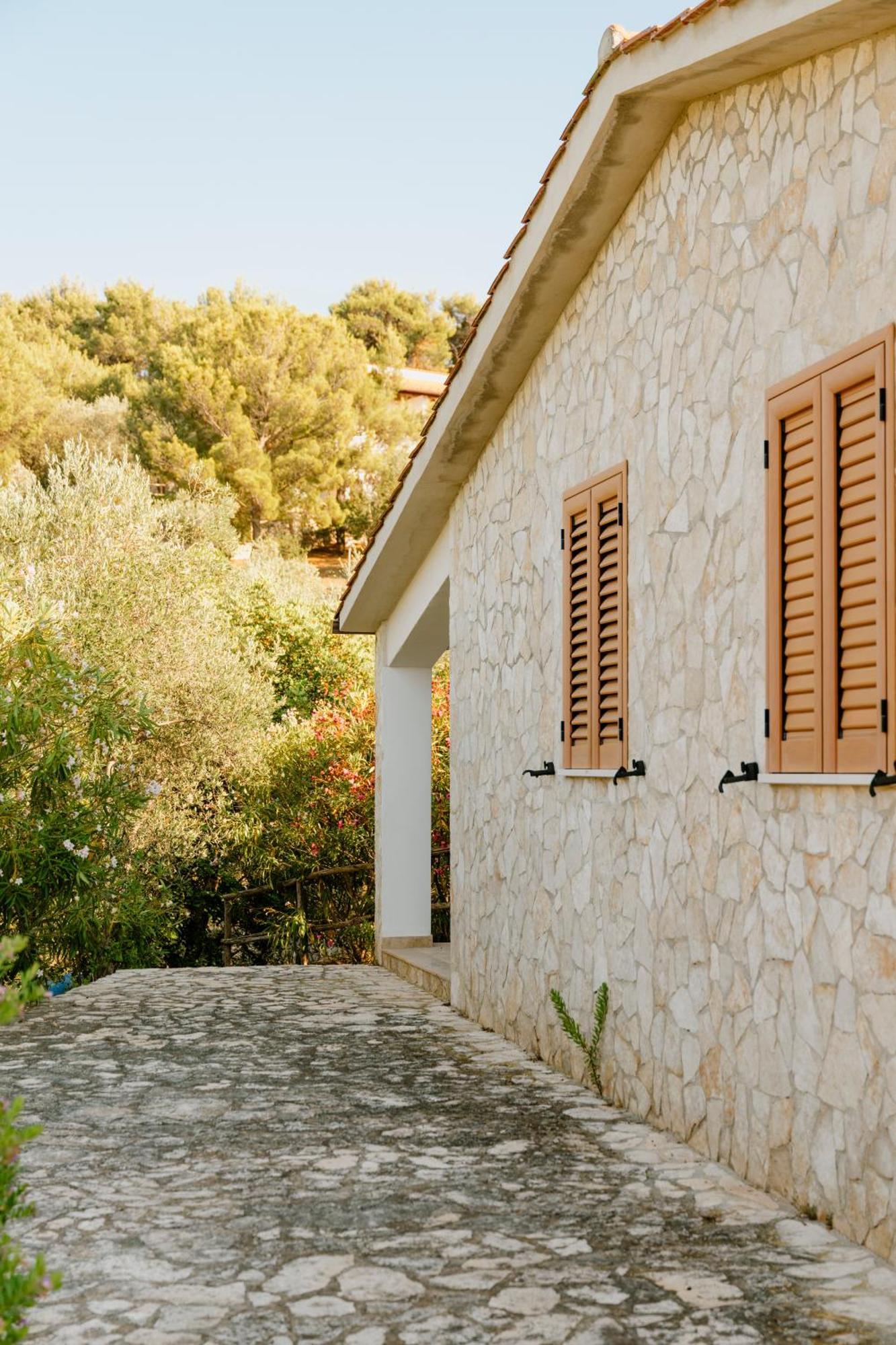 Residence Gli Stingi Vieste Exteriör bild